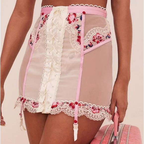 For Love & Lemons Festival Rose Skirt in Ivory NWT - Picture 2 of 12
